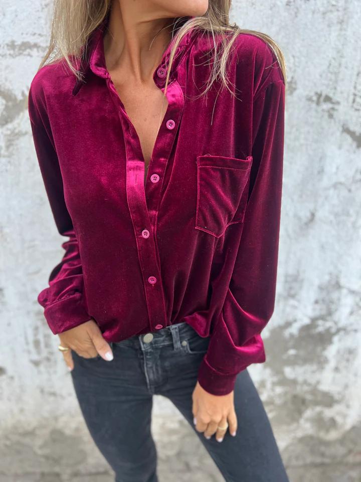 Amaryllis – Elegant and trendy velvet blouse